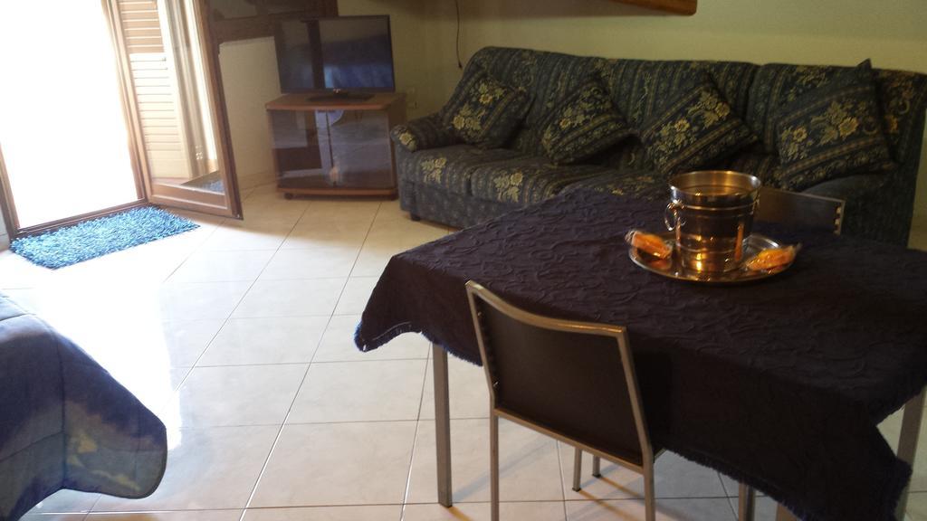 B&B Suite Viagrande Ruang foto